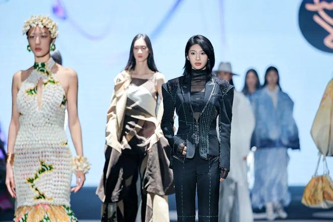 九游app入口：浪起深圳美美与共“和鸣东方”第十五届“大浪杯”中国女装设计大赛正式启动！