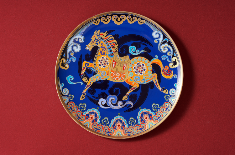 一马当先启新程国瓷传情贺新春——华光国瓷2026马年生肖福礼发布_泉城新闻_大众网(图7)