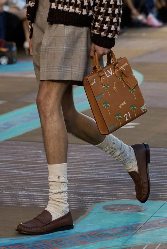 九游app：小帅们的2025年度单品你也来看看吧！(图14)