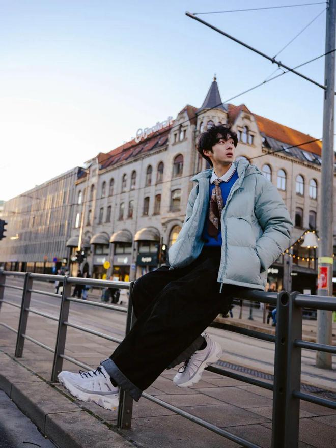 九游app：小帅们的2025年度单品你也来看看吧！(图3)