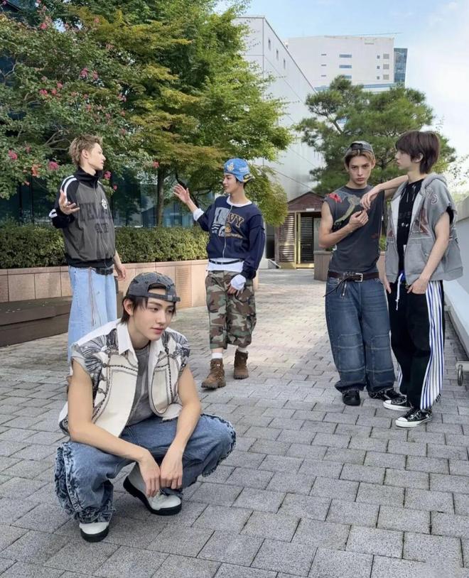 九游app：小帅们的2025年度单品你也来看看吧！(图16)