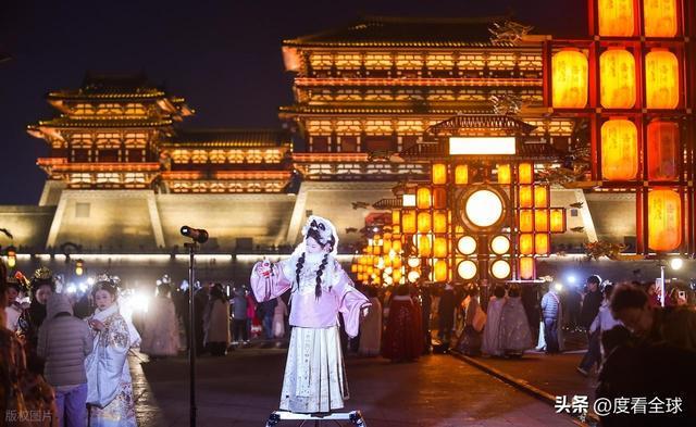 元旦夜的洛阳：千年宫阙下的汉服潮藏着古都文旅的破圈密码！