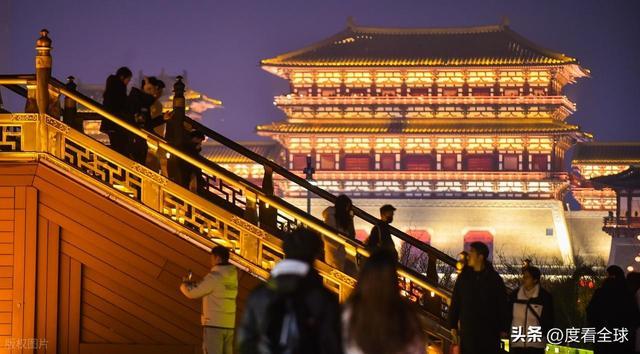 元旦夜的洛阳：千年宫阙下的汉服潮藏着古都文旅的破圈密码！(图5)