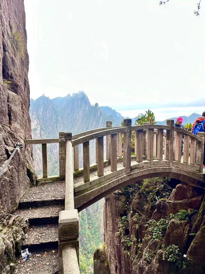 九游app入口：黄山必游精华景点指南黄山热门打卡地全攻略这样玩才不虚此行(图3)