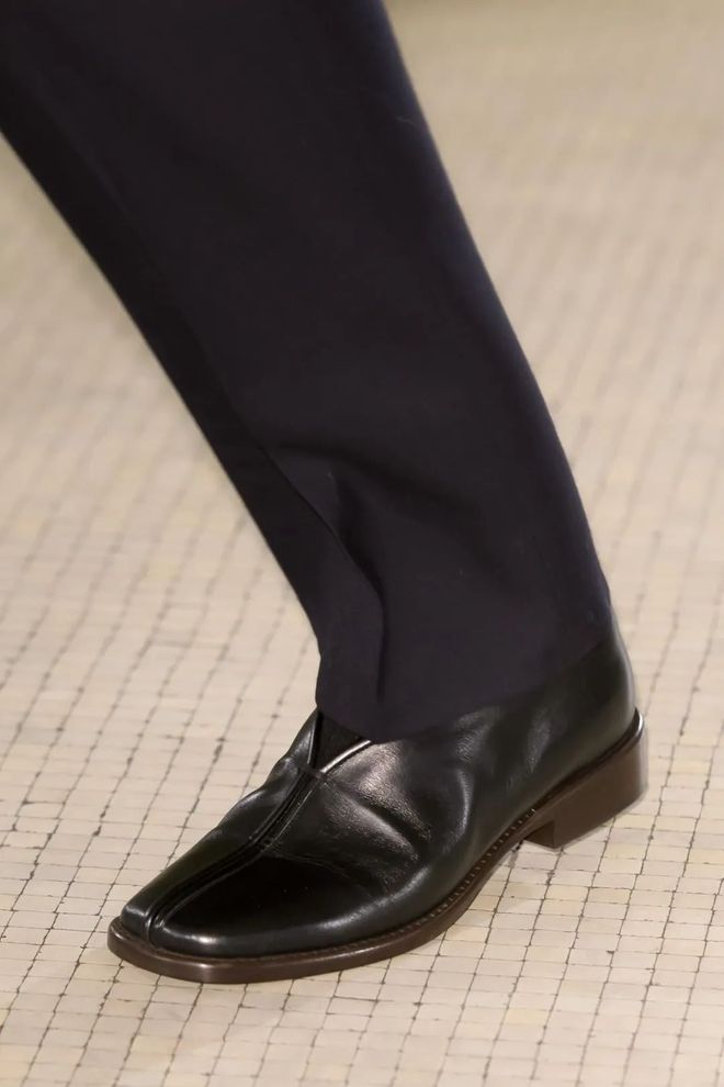 越懒越时髦？2025年无鞋带鞋履趋势解析(图8)