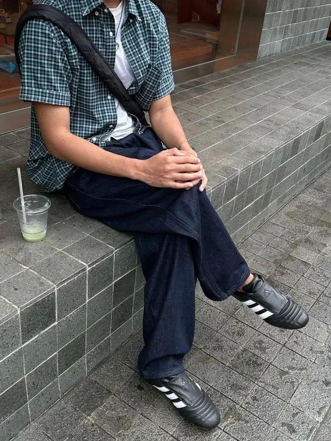 越懒越时髦？2025年无鞋带鞋履趋势解析(图12)