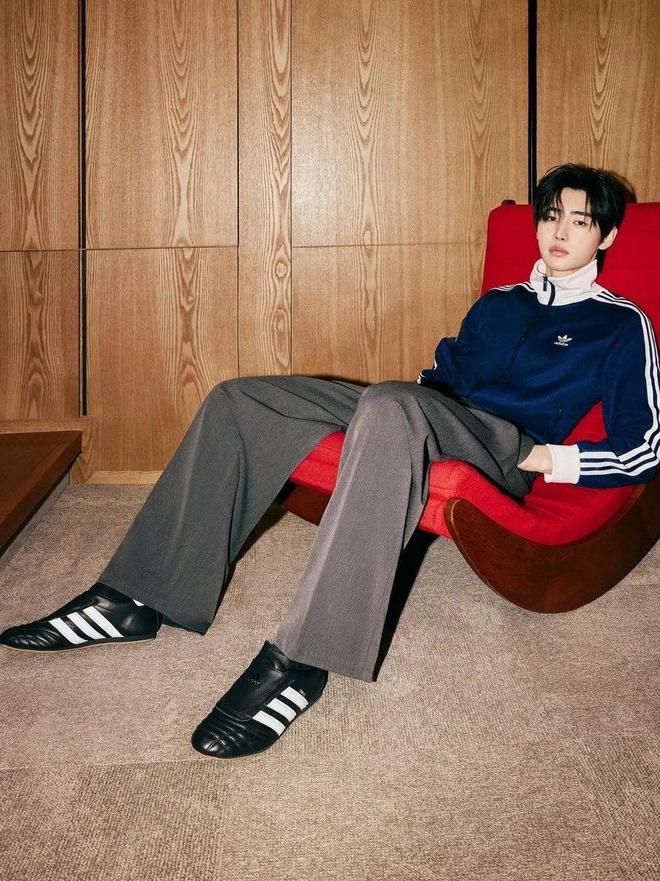 越懒越时髦？2025年无鞋带鞋履趋势解析(图13)