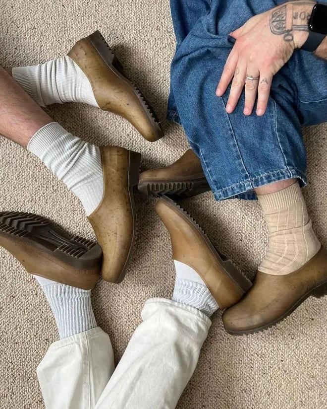 越懒越时髦？2025年无鞋带鞋履趋势解析(图27)