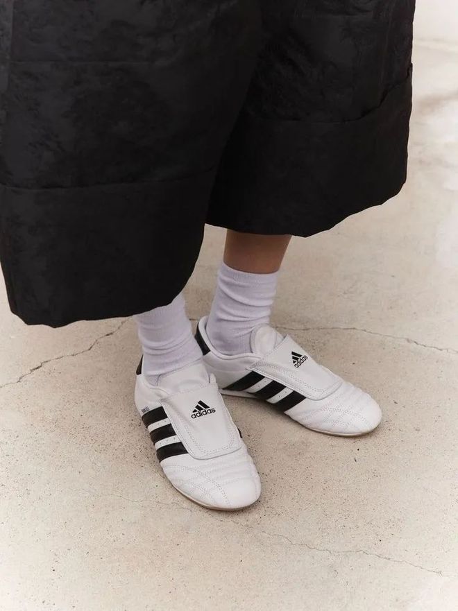 越懒越时髦？2025年无鞋带鞋履趋势解析(图26)