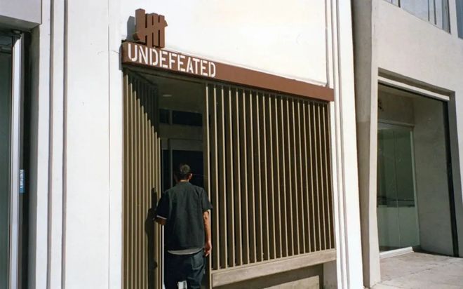 UNDEFEATEDAJ4复刻穿的是情怀？(图2)