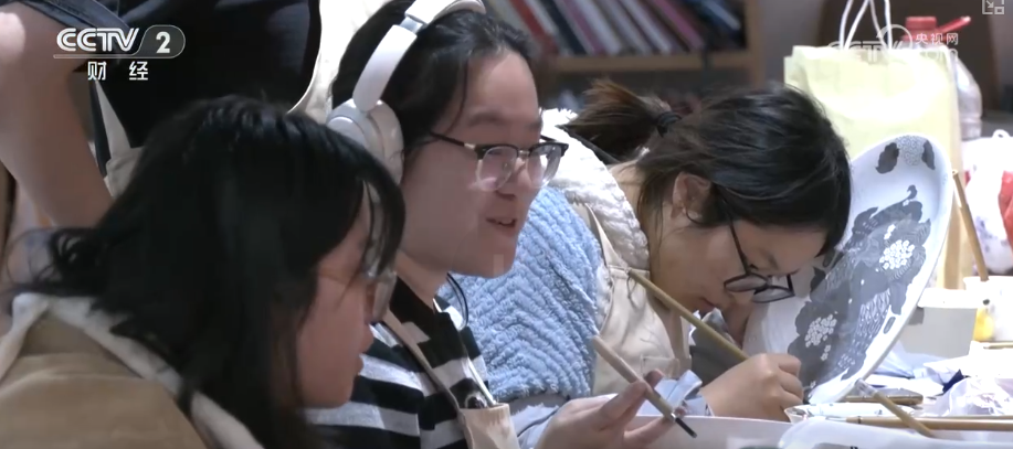 “国潮”化身“顶流审美”“古韵国风”成为文旅消费新常态勾勒消费升级新图景(图5)