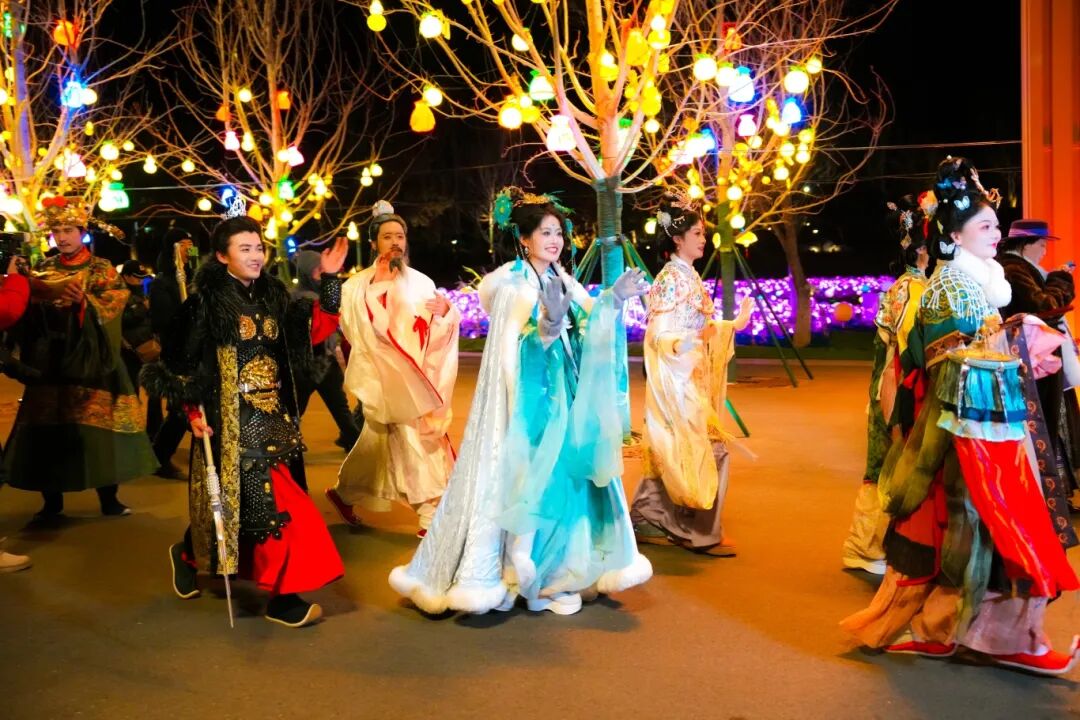 北京世园“天宫灯会”开幕动画形象变身花灯