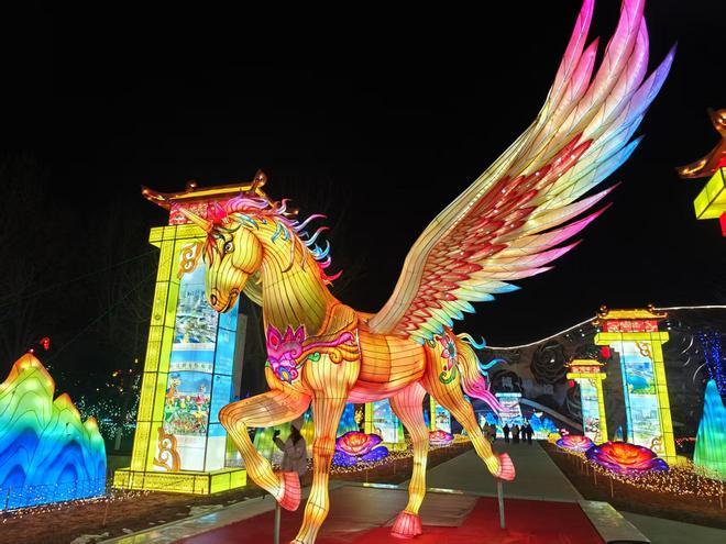 确定了！北京年味最浓的彩灯大世界本周开园快来赏花灯看打铁花(图3)