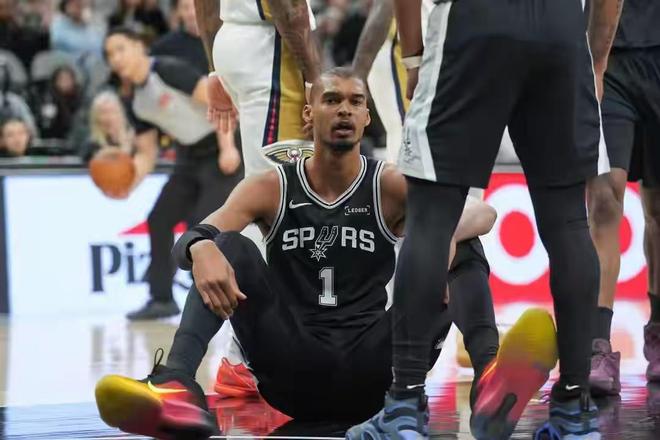 九游app：仅次于詹姆斯！新秀球鞋合同历史第二高！才25岁签名鞋就终止了