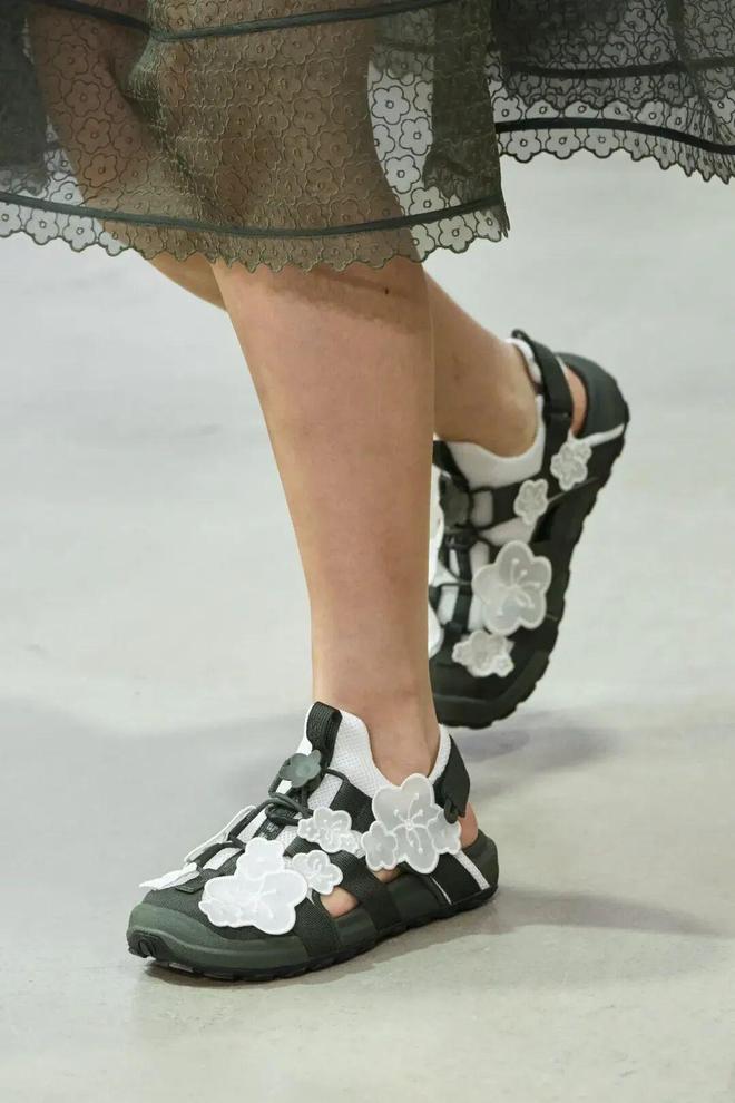 2026年即将爆火的几款运动鞋让你帅在前面(图20)