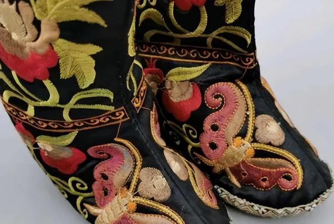 中国古代鞋子有多美从鞋头到鞋底都堪称艺术品(图7)