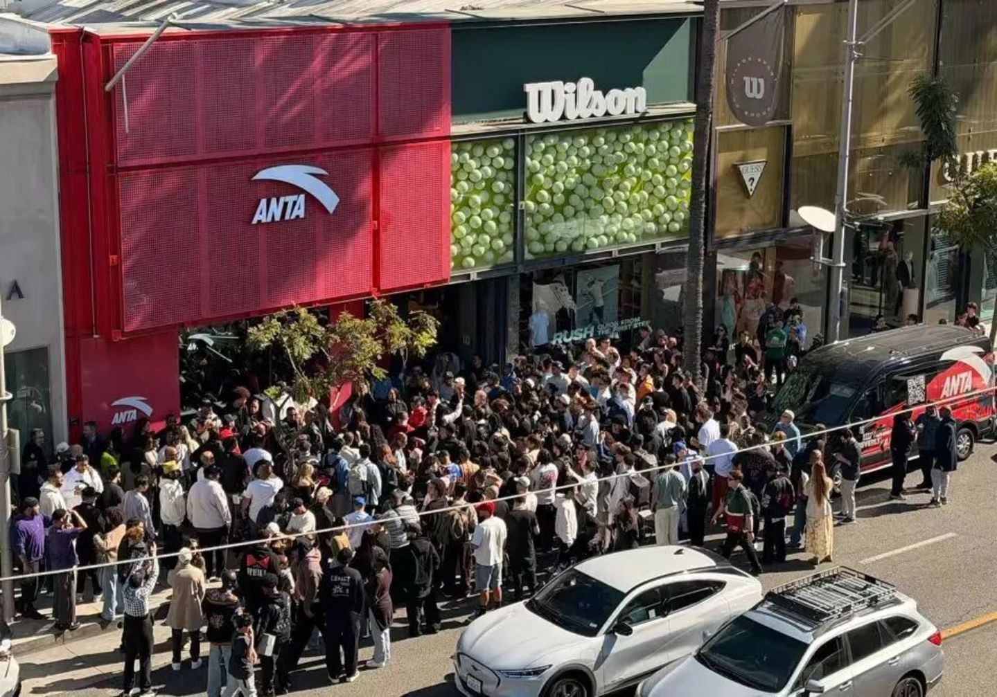 当坚持要做品牌化的库里遇上立志全球市场的安踏(图12)