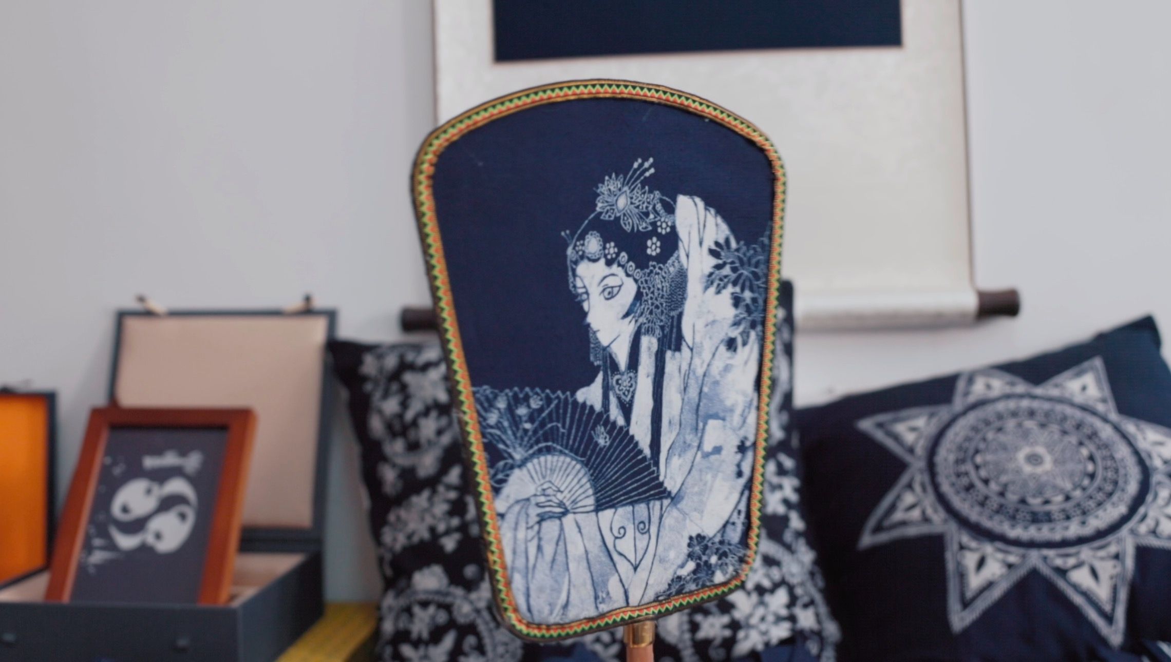 九游app：这抹蓝白给眼睛做SPA！