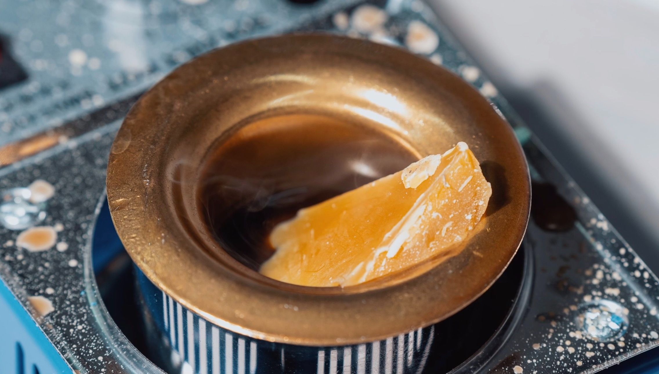 九游app：这抹蓝白给眼睛做SPA！(图2)