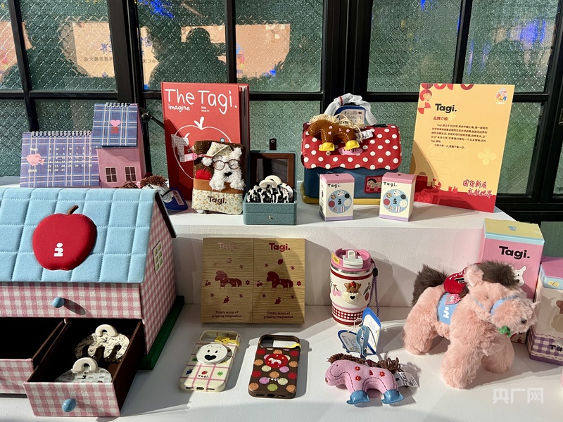 九游app：从政策扶持到生态构建上海徐汇加码国潮潮品(图3)