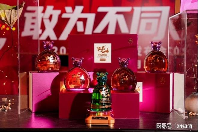 九游app：吒酒闯春糖国潮神话IP引领酒饮新范式(图6)