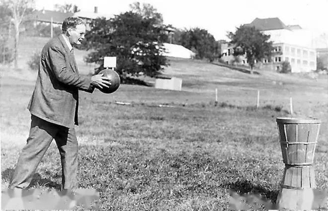 九游app入口：篮球是谁发明的？哪国人？哪年？(图5)