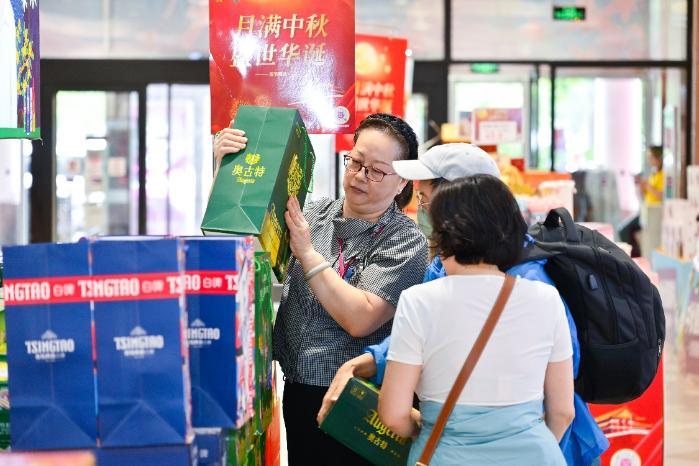 双节消费观察：这些“老字号”成爆款国潮范与经典款成宠儿(图3)