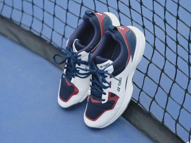 实测｜YONEXSHTPAEX网球鞋性价比天花板之选