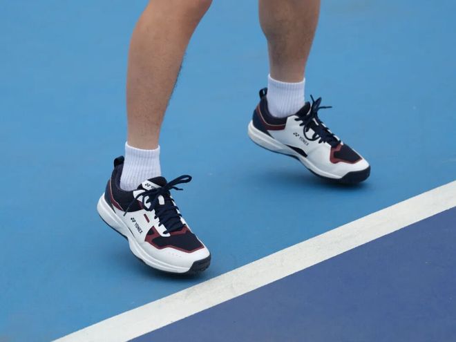 实测｜YONEXSHTPAEX网球鞋性价比天花板之选(图2)