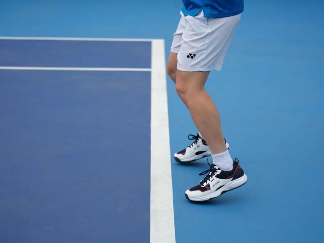 实测｜YONEXSHTPAEX网球鞋性价比天花板之选(图5)
