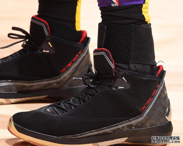 NBA12月22号球星上脚球鞋精选利拉德上脚Dame 5全新配色 NBA12月22号球星上脚球鞋精选利拉德上脚Dame 5全新(图3)