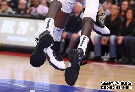 NBA12月18号库里上脚什么球鞋 NBA12月18号球星上脚球鞋一览 NBA12月18号库里上脚什么球鞋 NBA12月18号球星上脚(图5)